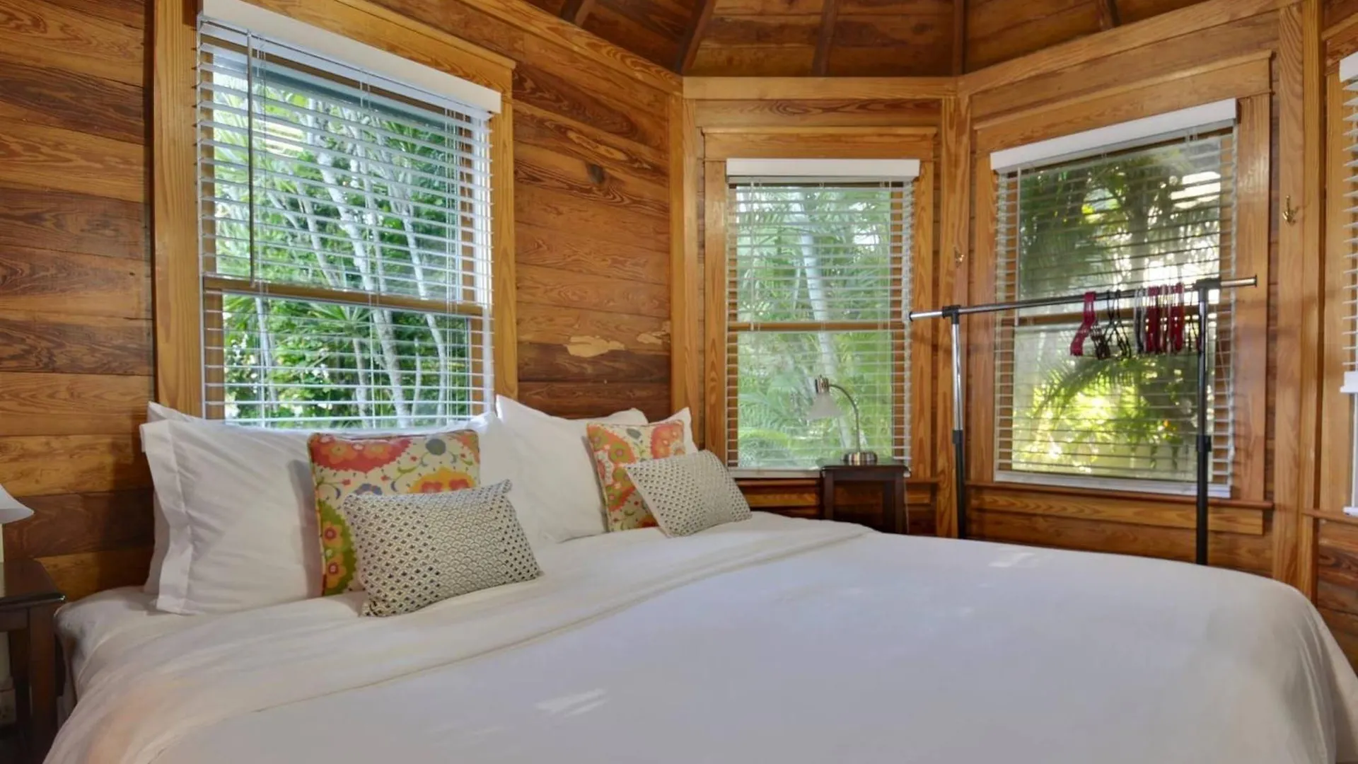 First Breath By Avantstay Close To Old Town W Pool Month Long Stays Only Key West